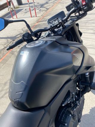 Honda Hornet 750 2025 Negra