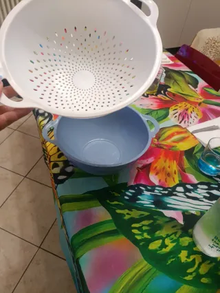 Scolapasta con ciotola in plastica