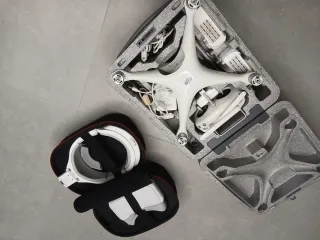 DJI Phantom 4 Pro + Goggles + 2 Baterías