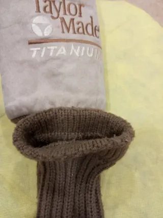 Funda Taylormade Titanium para palo d golf Madera5