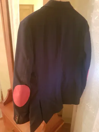 Americana El Ganso azul con detalles rojos.Talla50