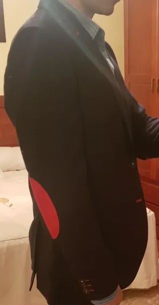 Americana El Ganso azul con detalles rojos.Talla50