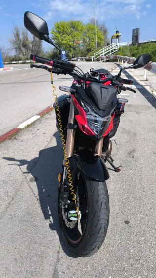 Honda CB500F Naked Roja y Negra