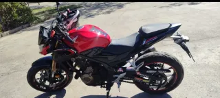 Honda CB500F Naked Roja y Negra