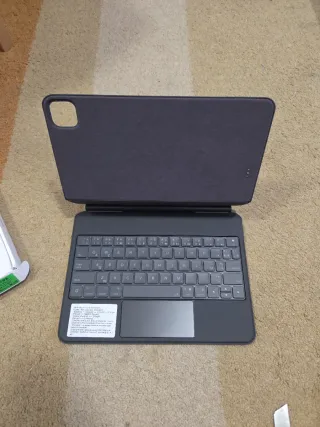 Funda con teclado iPad 11 Pro