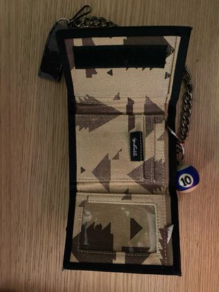 Cartera Pull&Bear con cadena y llavero