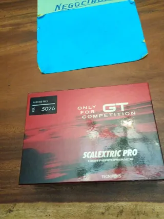 Scalextric Audi R8 Pro 5026 coche de competir