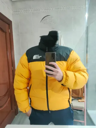 Chaqueta The North Face Negra y Amarilla