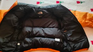 Chaqueta The North Face Negra y Amarilla