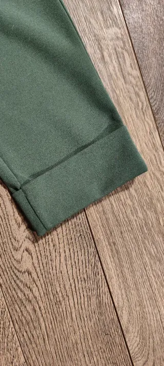 Pantaloni verde oliva da ragazza