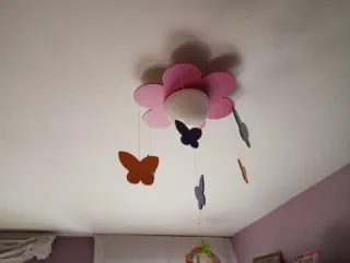 Lámpara infantil flor y mariposas