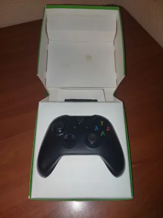 Mando Xbox One Inalámbrico + Cargador