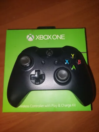 Mando Xbox One Inalámbrico + Cargador