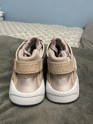 Zapatillas Nike Huarache Beige/Rosa