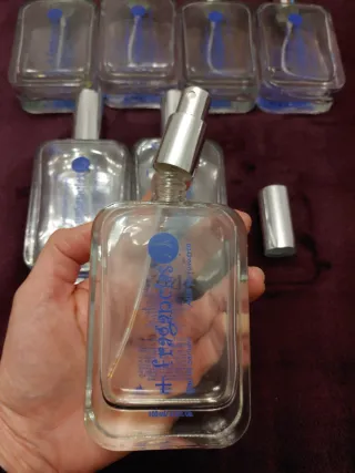 Bottiglie di profumo ricaricabili vuote