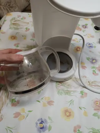 Cafetera Eléctrica Blanca