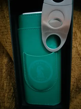 Petaca y cortador de puros