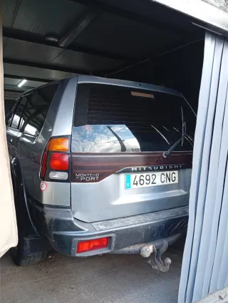 Mitsubishi Montero 2003