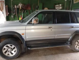 Mitsubishi Montero 2003