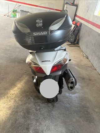 Honda SW T400 Maxi Scooter Automática