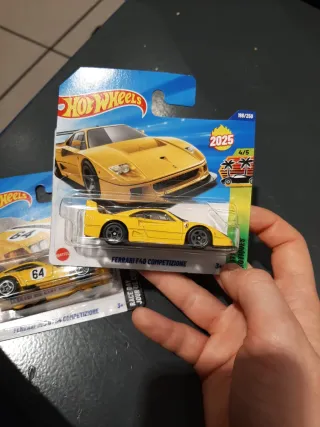 Hot Wheels Ferrari F40 y 365 GTB4