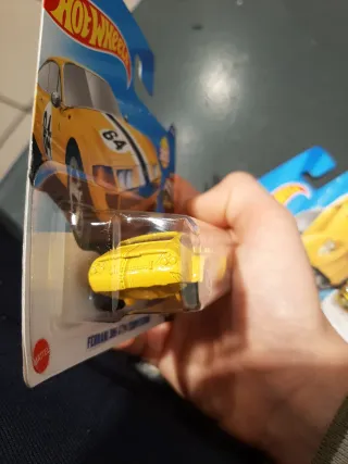 Hot Wheels Ferrari F40 y 365 GTB4