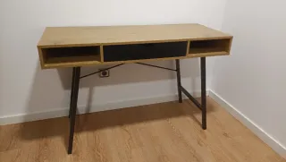 Escritorio madera y metal