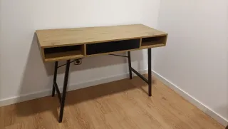 Escritorio madera y metal