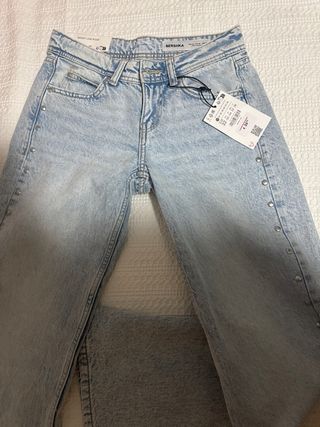pantalon vaquero de estrellas de bershka nuevo