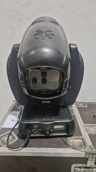 2x Vari-Lite VL3000 Spot + Flightcase