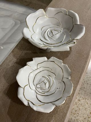 Centro de Mesa Blanco y Dorado Diseño Rosa