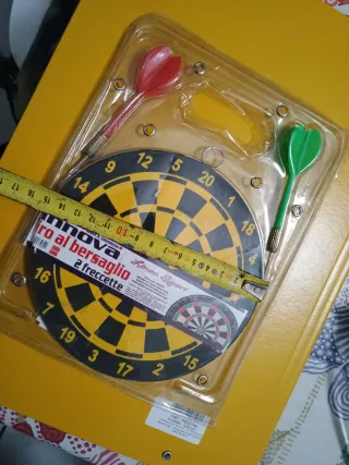 Gioco tiro al bersaglio con 2 freccette