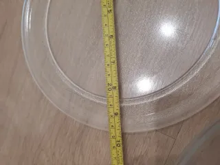 Platos microondas distintos tamaños.