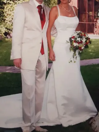 Traje de novio, chaleco y corbatín