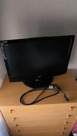 TV LG 22" HD Ready