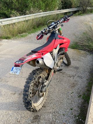 Honda CRF250 Enduro Roja y Blanca