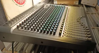 Mesa de mezclas Soundcraft Signature 22