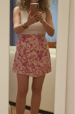 Falda pantalón Zara Tie-Dye fucsia y blanco roto