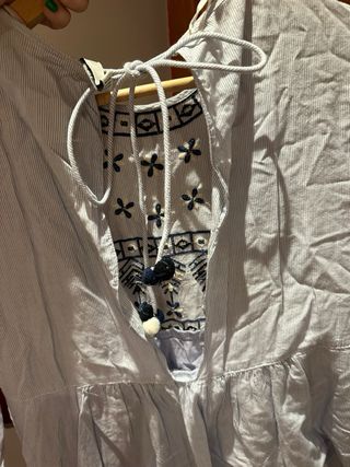 Vestido Zara bordado blanco y azul Talla XS + otro
