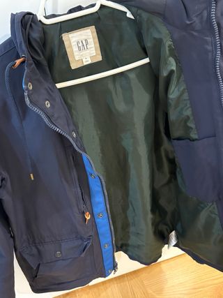 Chaqueta GAP impermeable azul