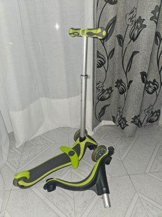 Patinete infantil con asiento