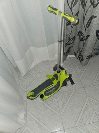 Patinete infantil con asiento