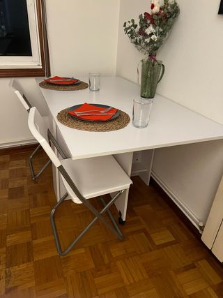 Mesa plegable extensible blanca