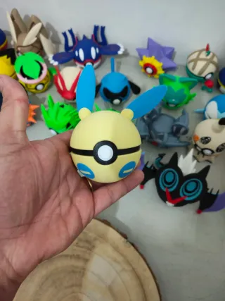 Poké Ball Pokémon Amarela e Azul