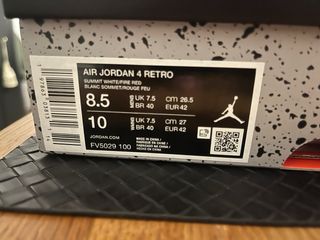 Nike Jordan 4 Retro Gris y Blanco