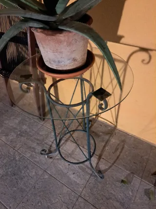 Tavolo da giardino in ferro battuto e vetro