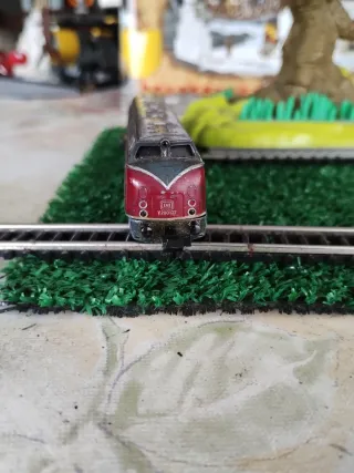 Locomotora Minitrix V 200 137 Escala N