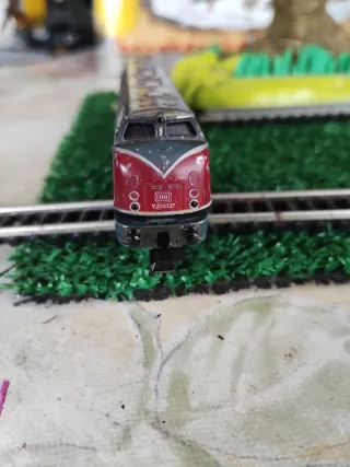 Locomotora Minitrix V 200 137 Escala N