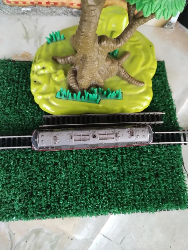 Locomotora Minitrix V 200 137 Escala N