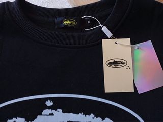 Sudadera Corteiz Negra con todas las etiquetas